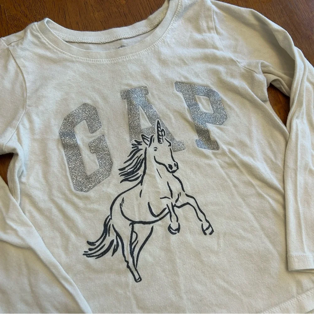 GAP Unicorn Sparkly Logo Long Sleeve Graphic Tee White Shirt Girls Size 5
